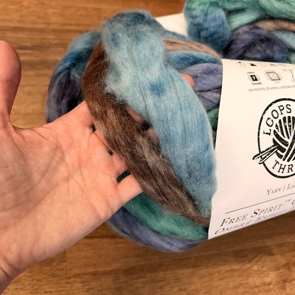 Loops and Threads Free Spirit Ombre Wool Blend Arm Knitting Super Chunky Yarn - Picture 3 of 8